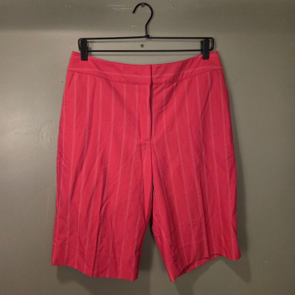Izod XFG Women's Stretch Bermuda Shorts Contrast Stitch Size 10 Pink White